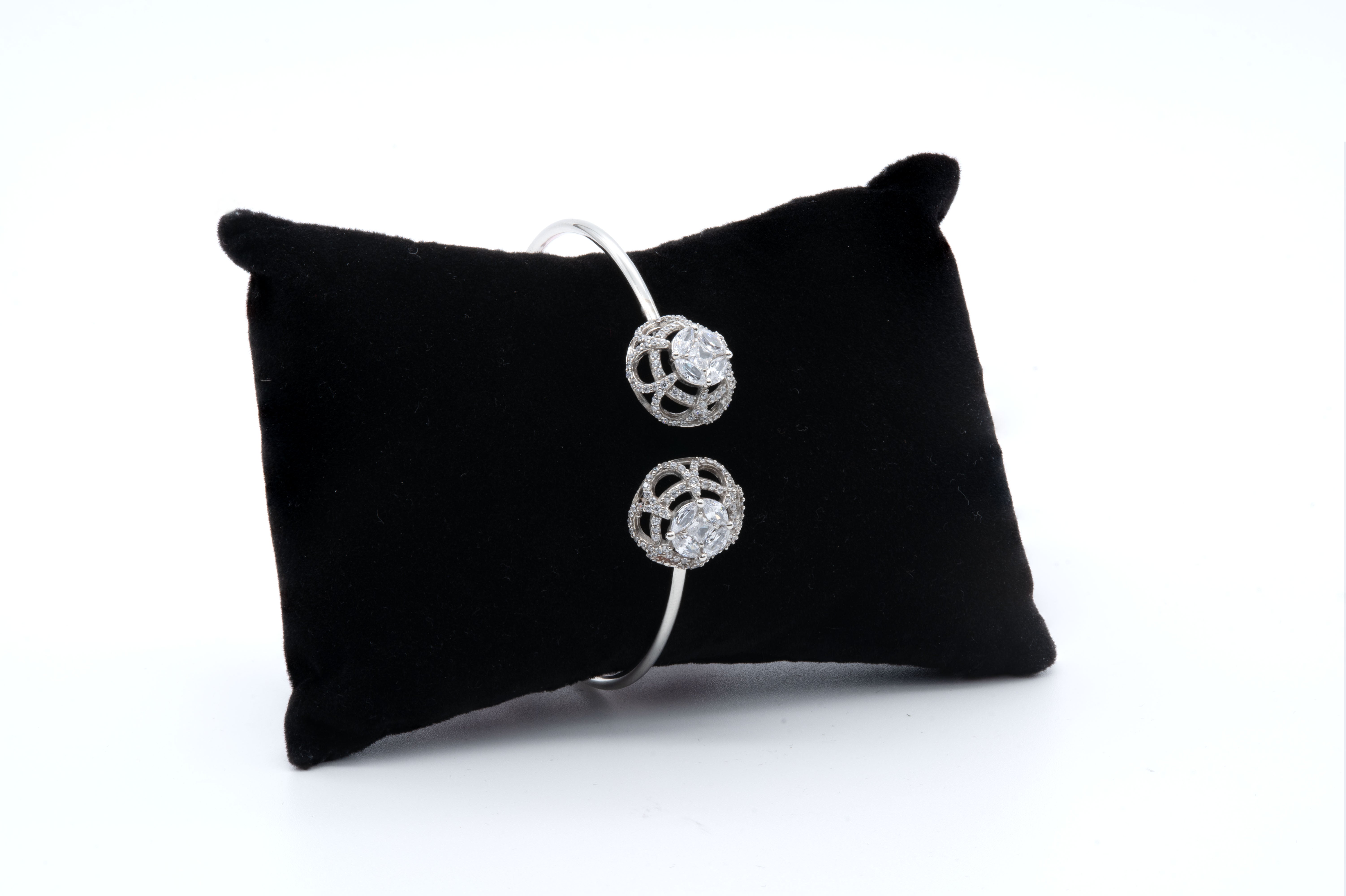 Radhika Twin Rose Bangle